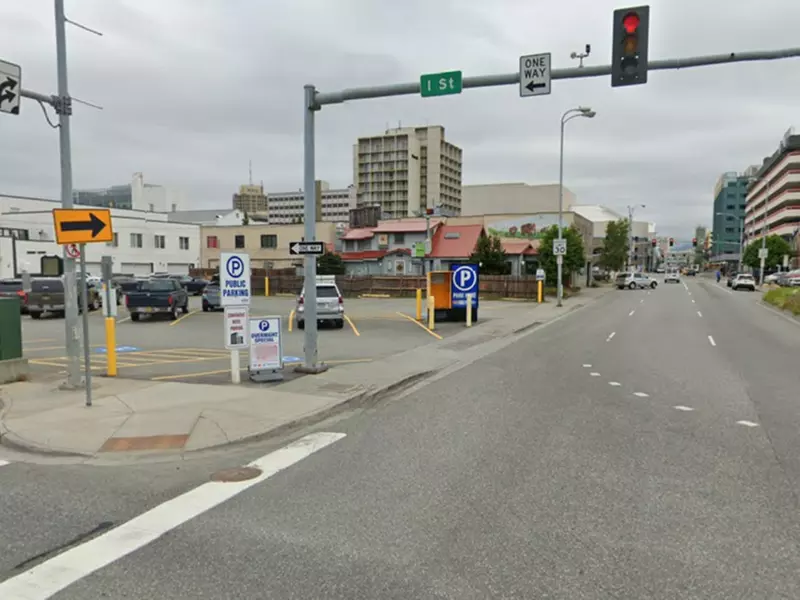 Parking at [5026] 529 I St. Lot