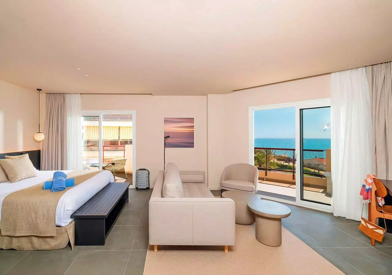 ✈ COSTA BARCELONA | Pineda de Mar - Aqua Hotel Promenade 4*, 2 Näch...