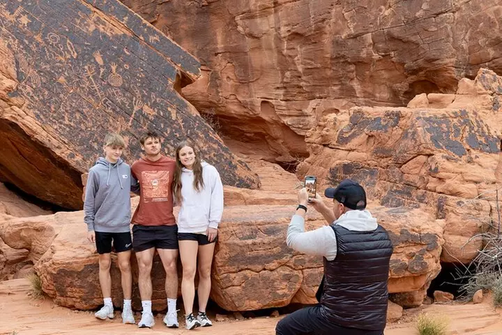 Valley of Fire and Red Rock Canyon Day Tour from Las Vegas