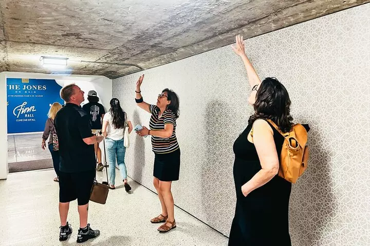 Astroville Tunnel Tour of Downtown Houston (Air-Conditioned)