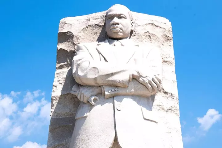 National Mall & Monuments Tour with Reserved Washington Monument