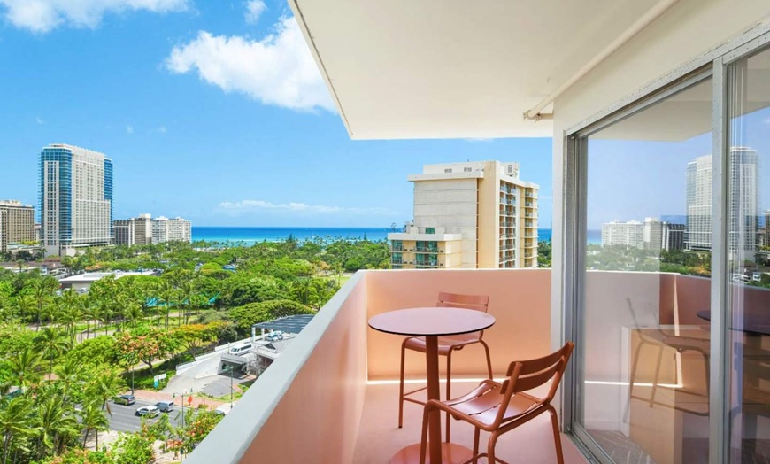 Image 6: ✈ HAWAÏ | Honolulu - The Ambassador of Waikiki, Tapestry Collection...