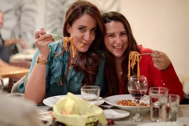 Little Italy Food and Drink Walking Tour: Pizza, Pasta & Piazzas