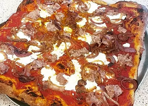 5% Cash Back at Brooklyn Square Pizza