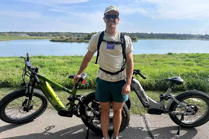 Electric Bike Rentals in Lincoln Park