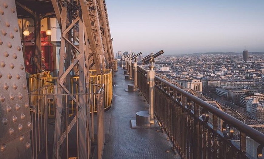 Image 5: Tour Eiffel Accès rapide au sommet ou au deuxième étage