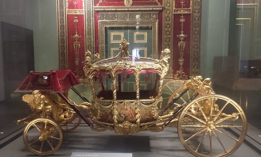 Image 5: Stories in Art London Victoria and Albert Museum Private tour