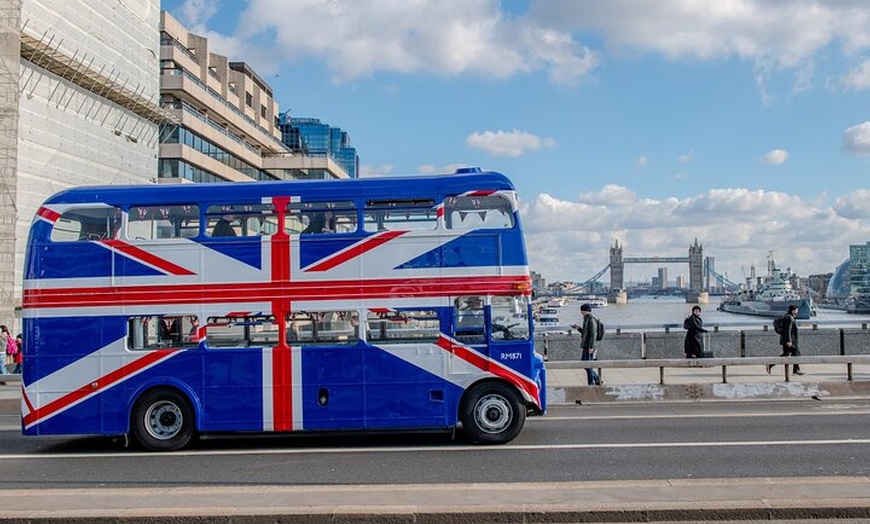 Image 9: London: Great British Afternoon Tea Bus Tour