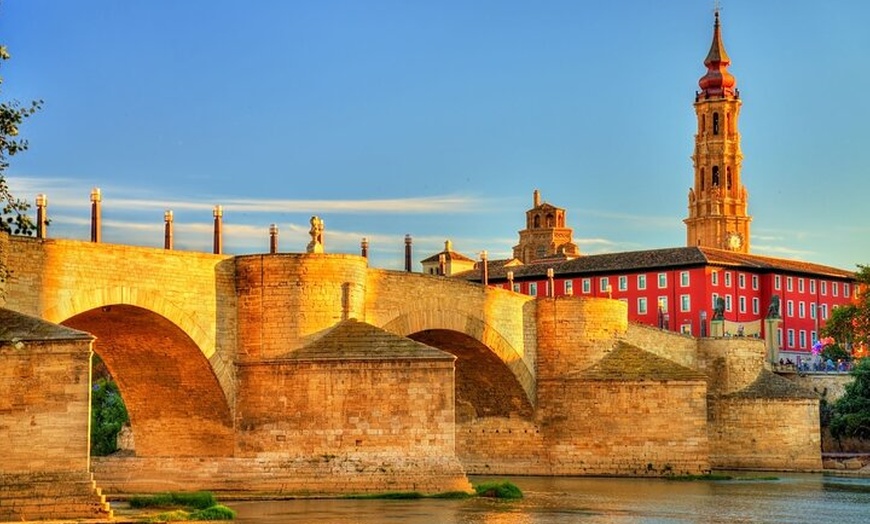 Image 1: Visita Autoguiada a Zaragoza: Caza del Carroñero