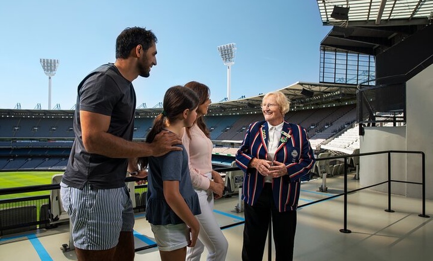 Image 3: Melbourne Sports Experience + MCG Tour Combo