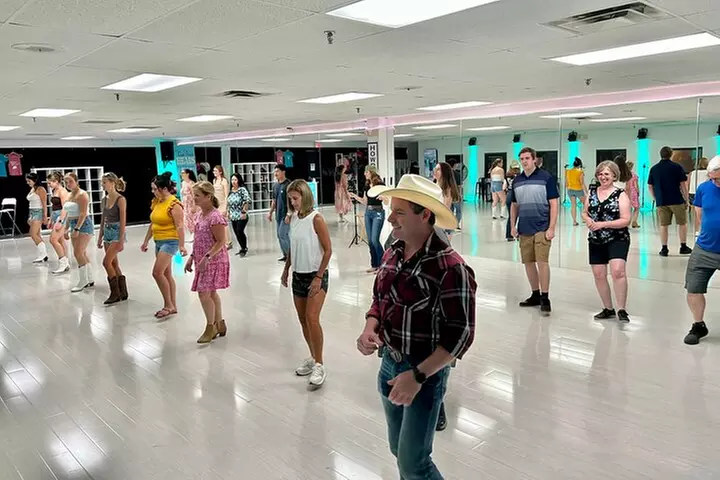 Beginner's Line Dancing Class with Instructor in Nashville
