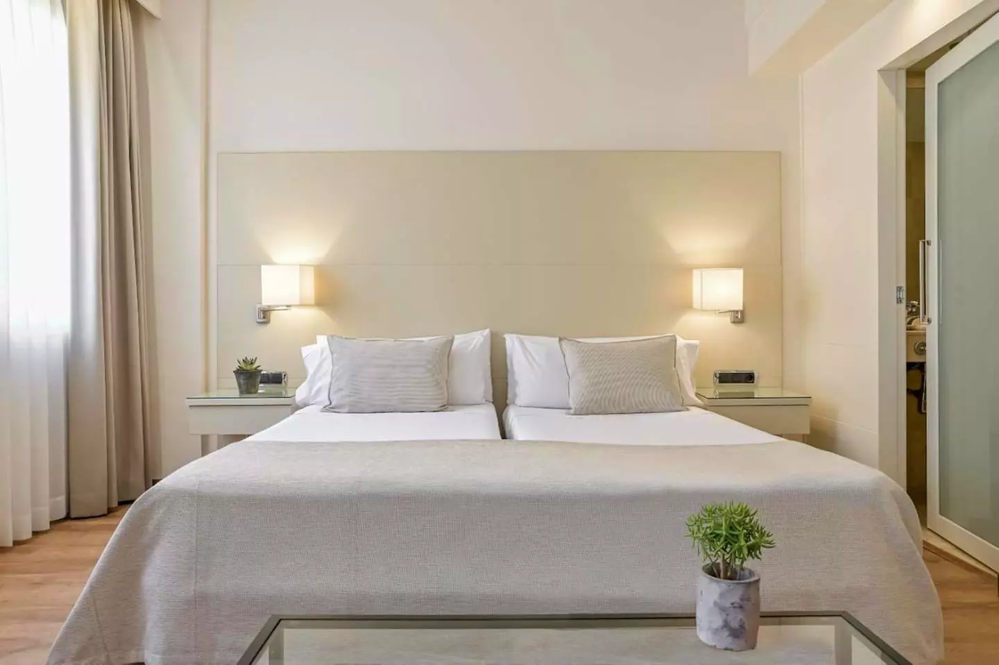 ✈ SPANIEN | Barcelona - Mariano Cubi Aparthotel Barcelona 4*, 2 Näc...