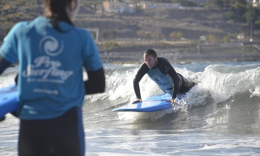 Image 2: Pack 2 Personas Curso de Surf en Playa del Inglés y Maspalomas
