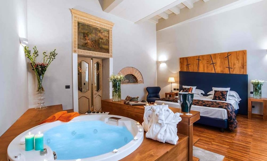 Image 1: ✈ ITALIA | Roma - The Code Hotel 4* - Spa