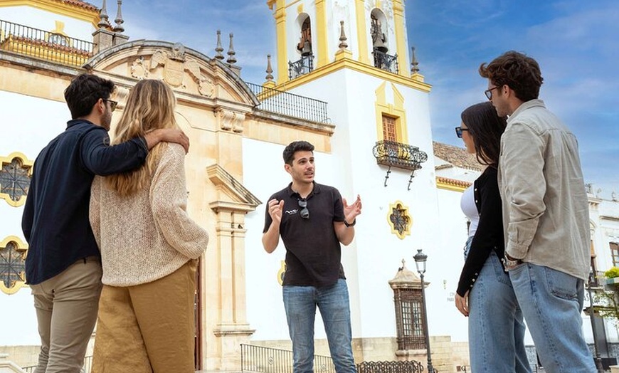 Image 11: Ronda, Setenil y Sevilla Tour en grupo pequeño desde Málaga