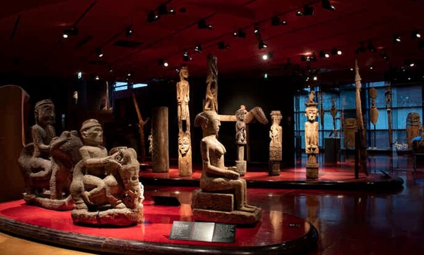 Image 37: Musée du Quai Branly et shopping à Beaugrenelle Paris