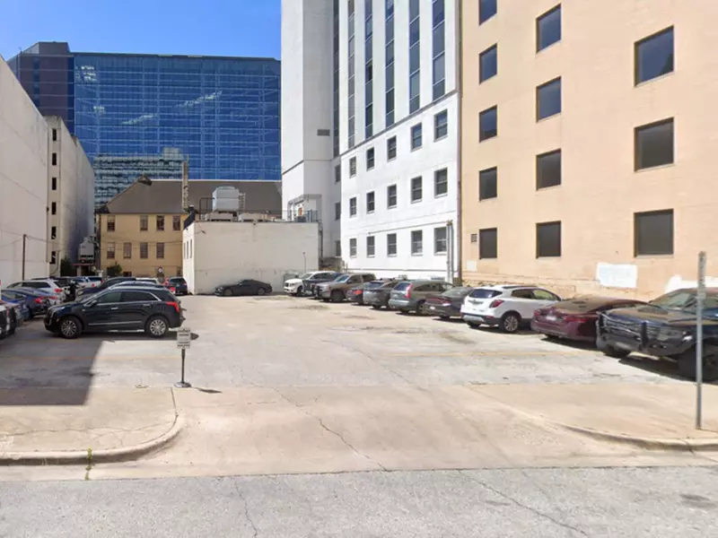 Parking at 212 E. 9th St. Lot (Vaughn Lots)