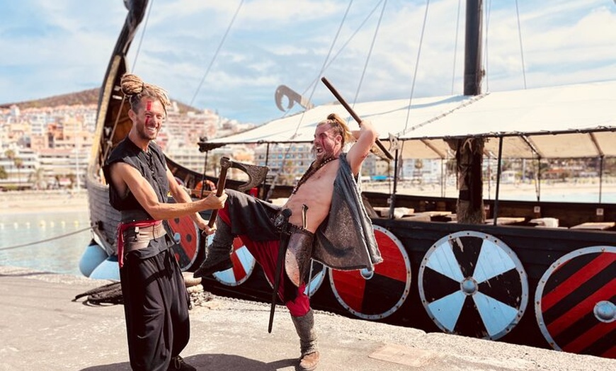 Image 9: Crucero con Bebidas, Avistamiento de Ballenas y Tiempo para Nadar