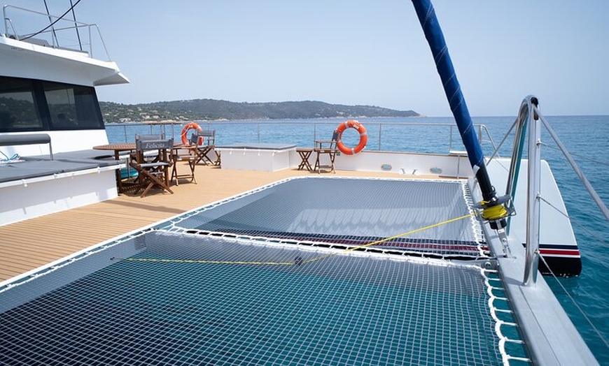 Image 3: L'Après midi Farniente en Catamaran dans l'Estérel Saint Raphaël