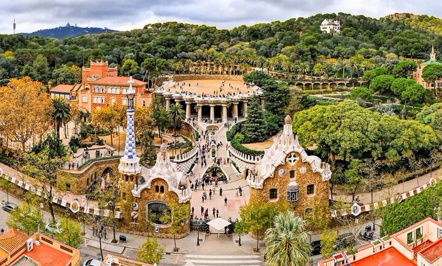 Image 1: Entrada oficial de Park Guell