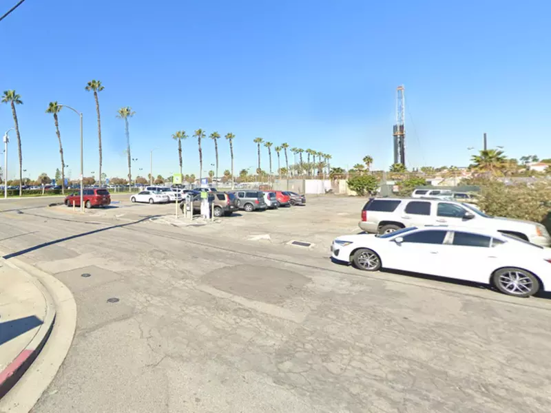 Parking at [SL43] 601 E. 29th St. Lot