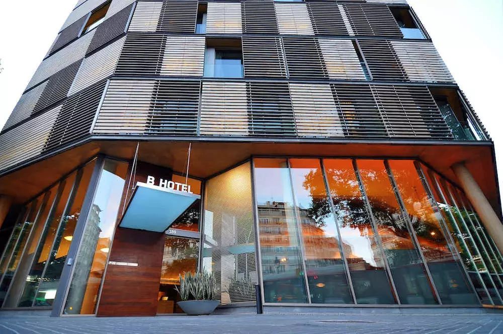 ✈ ESPAGNE | Barcelone - B-Hotel 3*, 2 nuit - Piscine en rooftop