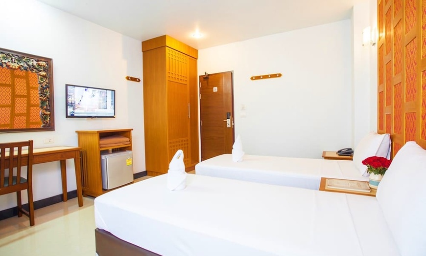 Image 13: ✈ MIDDEN VAN THAILAND | Bangkok - New Siam Palace Ville Hotel 3*, 5...