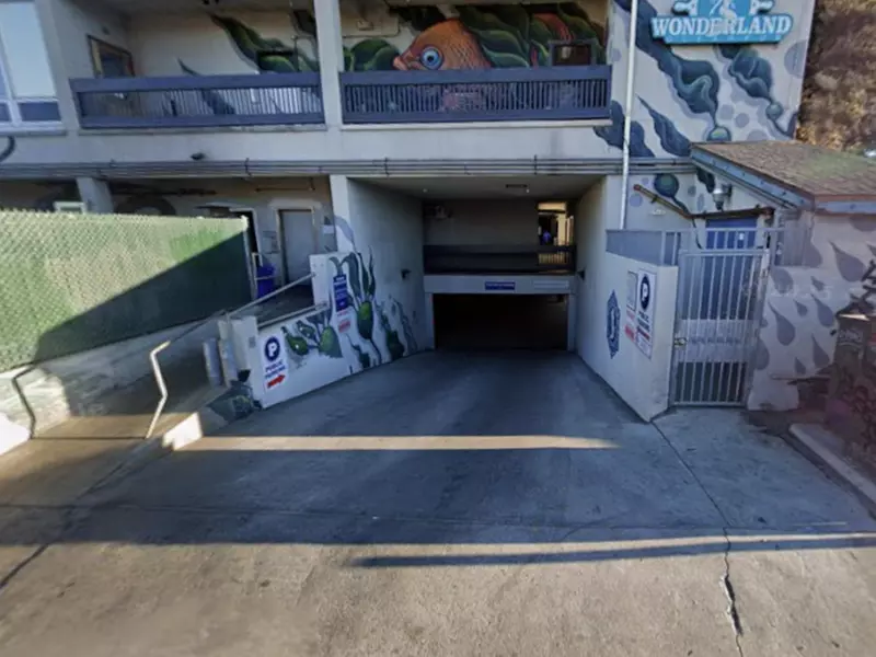 Parking at [SD44] 5083 Santa Monica Ave. Garage