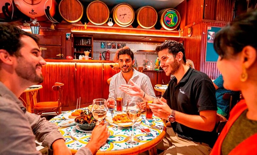 Image 3: Excursión gastronómica y cultural privada de Málaga : Tapas & Flamenco