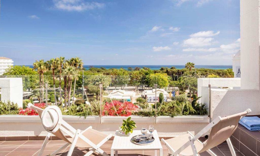 Image 8: ✈ COSTA BARCELONA | Santa Susanna - Aqua Hotel Aquamarina & SPA 4* ...