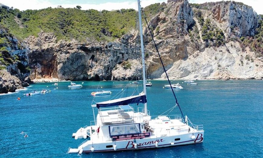 Image 2: Paseo en Catamarán con baño en el mar desde el Puerto de Denia