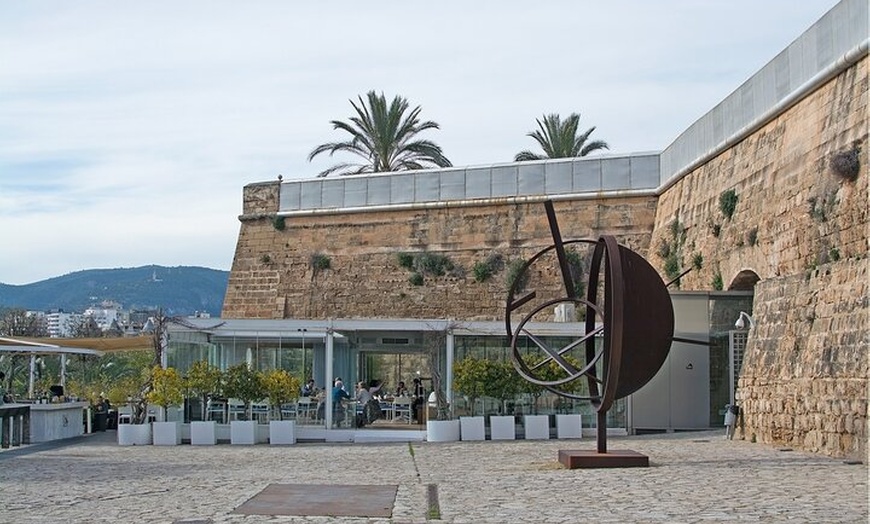 Image 11: Palma de Mallorca Tour Privado con Entrada rápida a la Catedral
