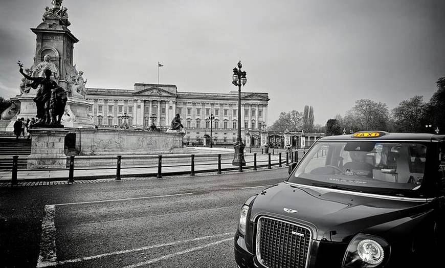 Image 24: Billy's Black Cab Tour of London
