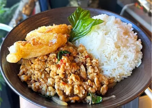 5% Cash Back at Hero Thai-Izakaya