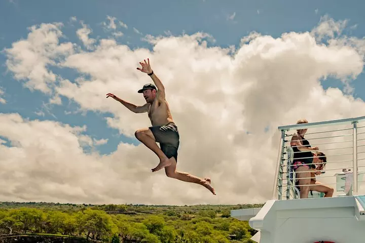 Deluxe Snorkel & Dolphin Watch Aboard a Luxury Catamaran from Kailu...