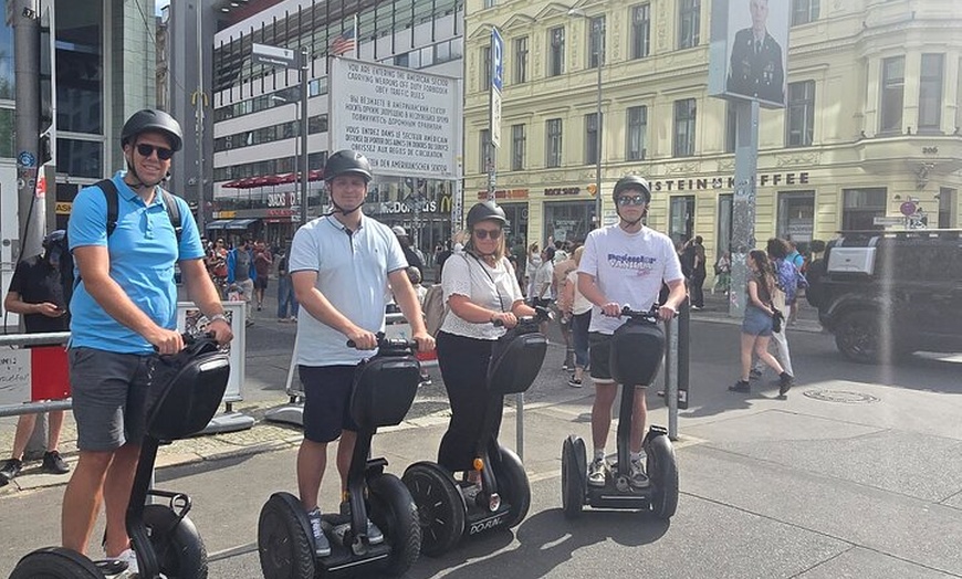 Image 7: Berlin 3 Stündige VIP Segway Tour Ost küsst West + Berliner Guide