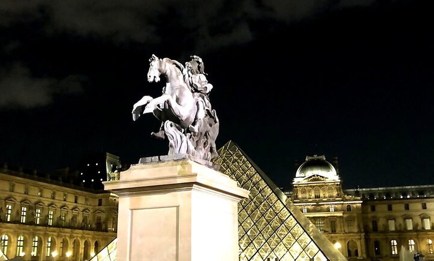 Image 6: Visite incontournable du musée du Louvre à Paris en petit groupe (m...