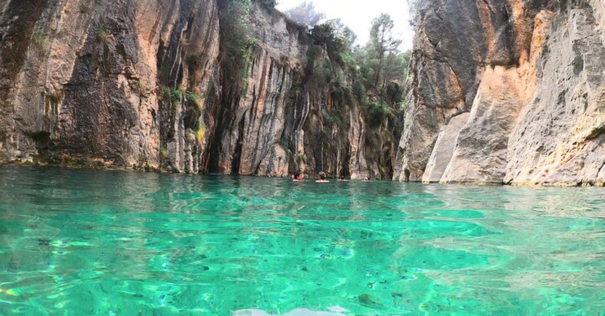 Experiencia de senderismo, rafting o relax en Montanejos desde Valencia