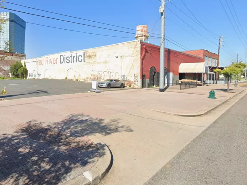 Parking at 410 Commerce St. Lot