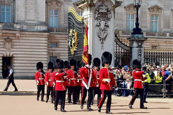 Private Premium London Full Day Tour in Black Taxi - Primary Image