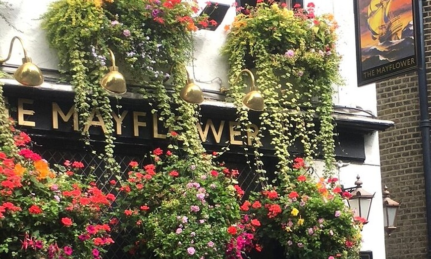 Image 15: Private London Pub Tour in Iconic London Taxi