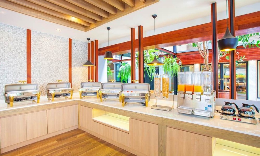 Image 31: ✈ MIDDEN VAN THAILAND | Bangkok - New Siam Palace Ville Hotel 3*, 5...