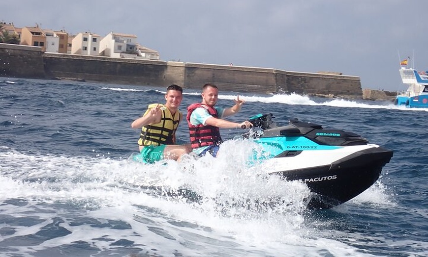 Image 2: Alquiler de Motos de Agua en Alicante para Explorar la Costa