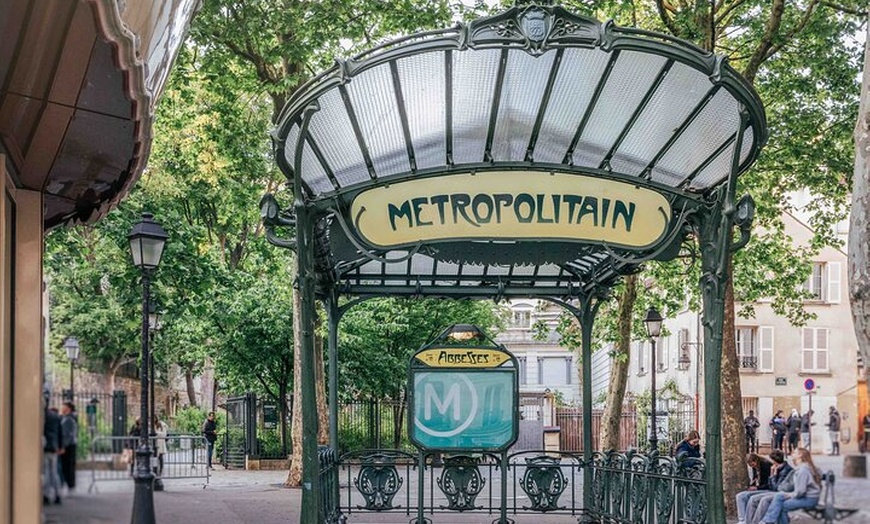 Image 10: Visite à pied de Montmartre : Sacré-Cœur, pierres précieuses cachée...