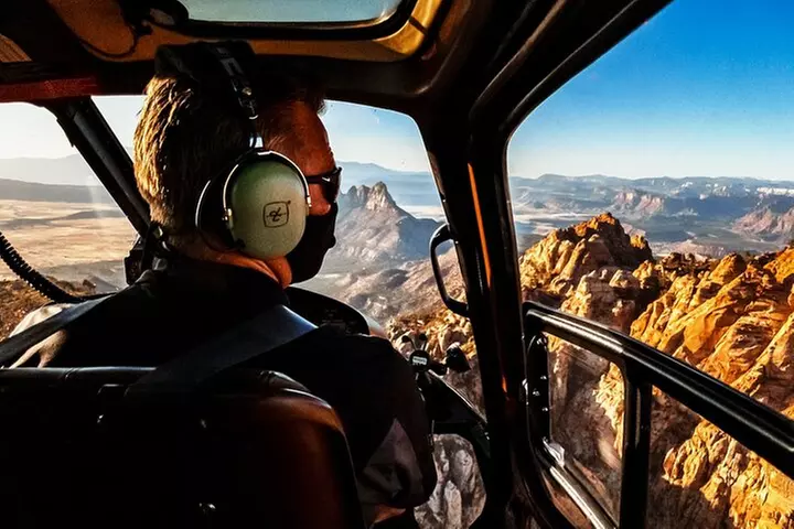 100 Mile Zion National Park Panoramic Helicopter Flight
