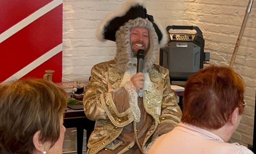 Image 2: Déjeuner insolite avec l'Histoire