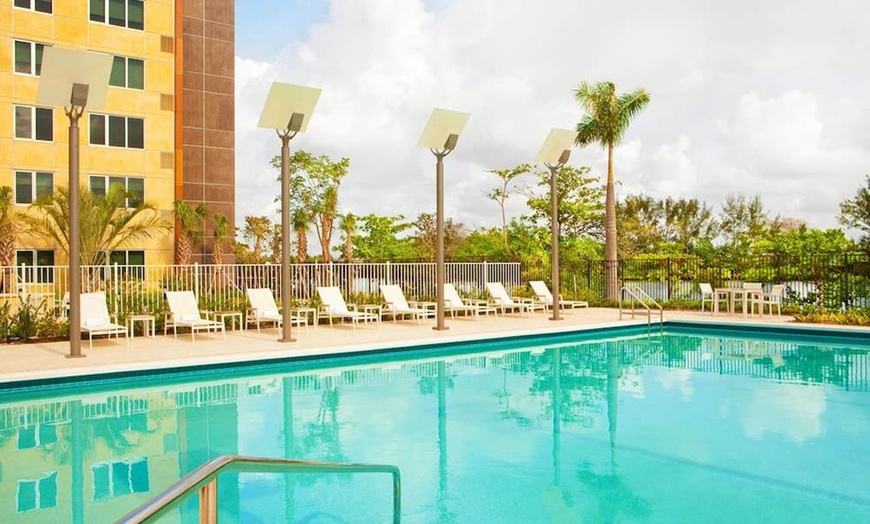 Image 1: ✈ FLORIDA | Miami - Element Miami International Airport 3* - Centro...