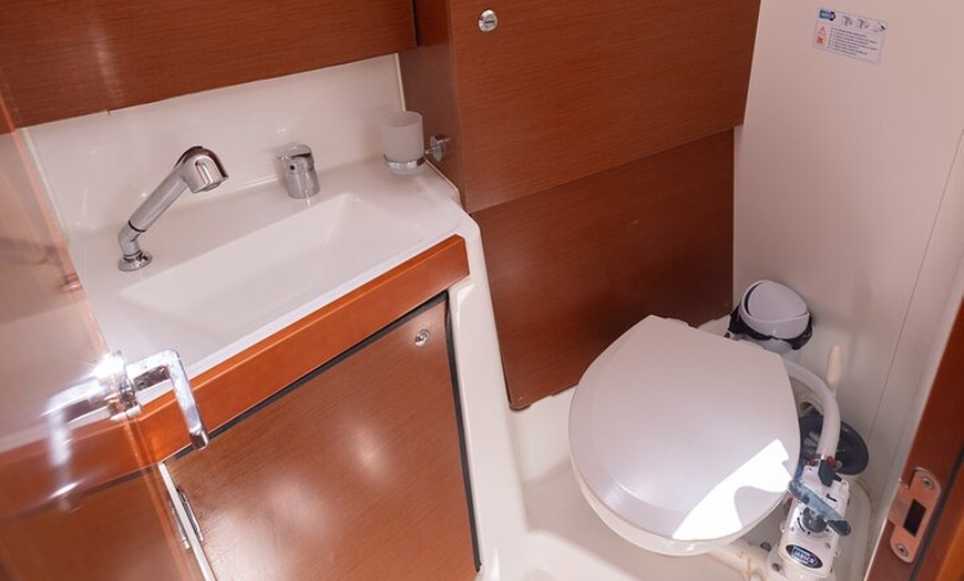 Image 17: Yate a vela privado por la Bahía de Palma y calas cercanas