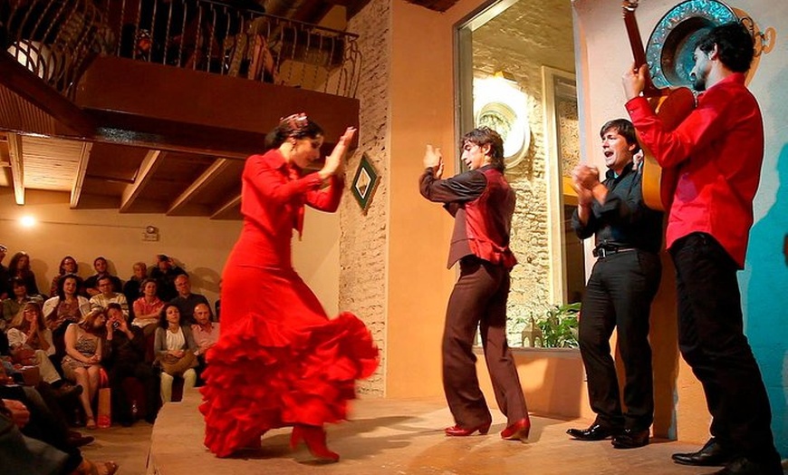 Image 1: Entrada al espectáculo de flamenco en la Casa de la Memoria