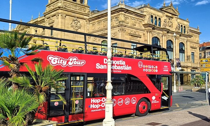 Image 11: Visita turística en autobús turístico por San Sebastián